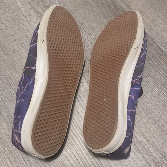 Lightning Bolt Purple and Black Vans - Picture 10 of 10